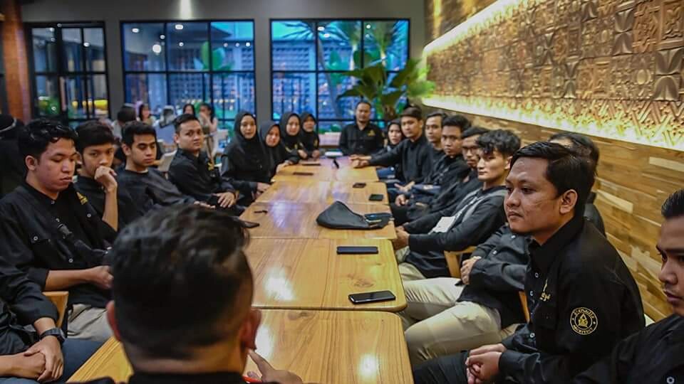 ImagImage of Tentang Kami TEAM 1 Andremeda Pranadja Group